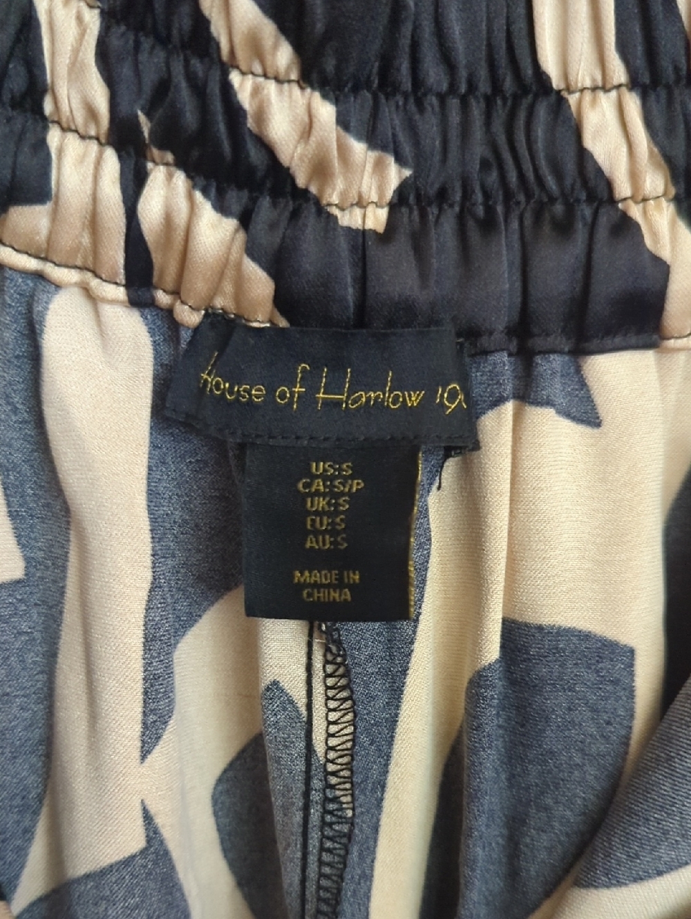 House Of Harlow 1960 Satin Geometric Print Two-Piece Pant Set Size Small - Picture 11 of 12